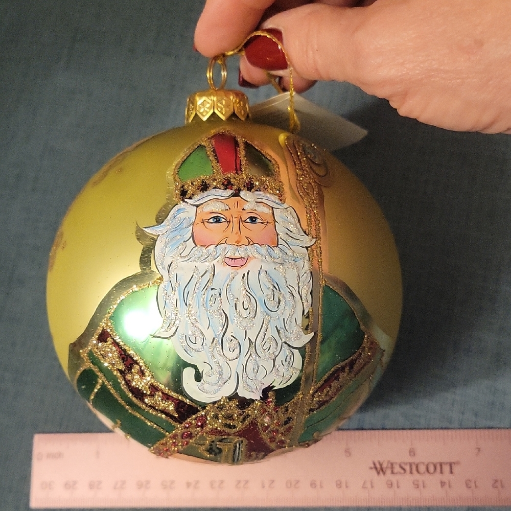 Festive Old Fashioned Santa Christmas Glass Ornament - Gold and Green